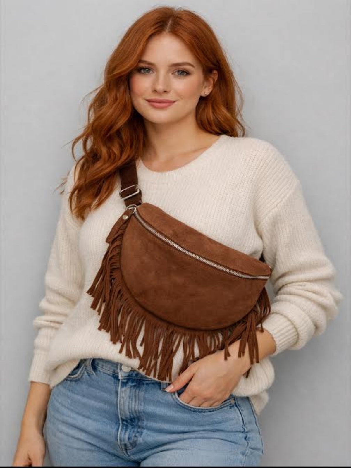 Bolsa de cintura e ombro em camurça com franjas