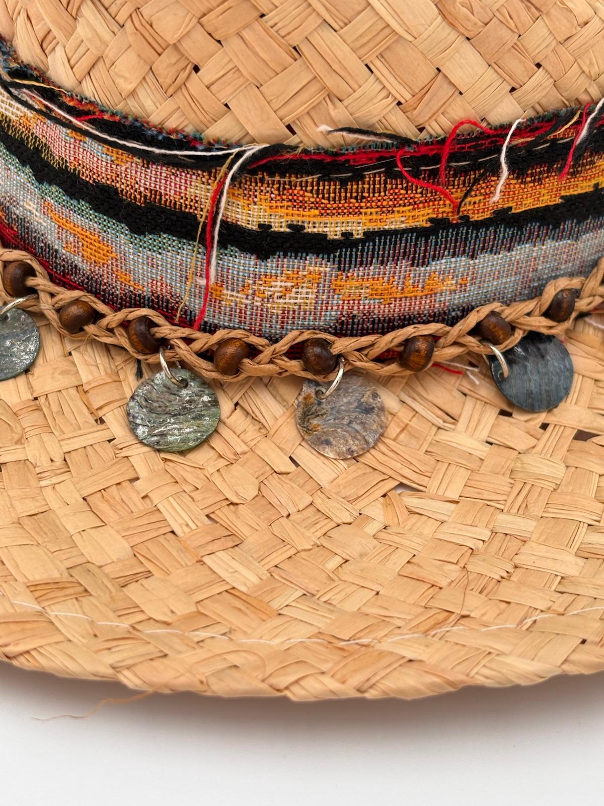 Chapéu em Palha com Detalhe Moedas