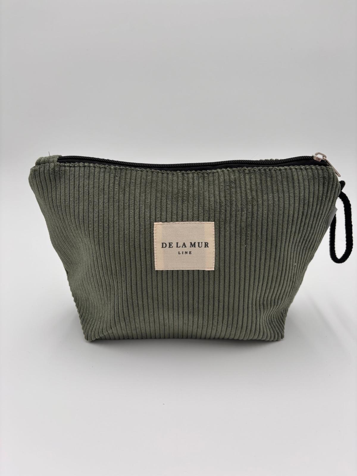 Necessaire De La Mur Verde Seco