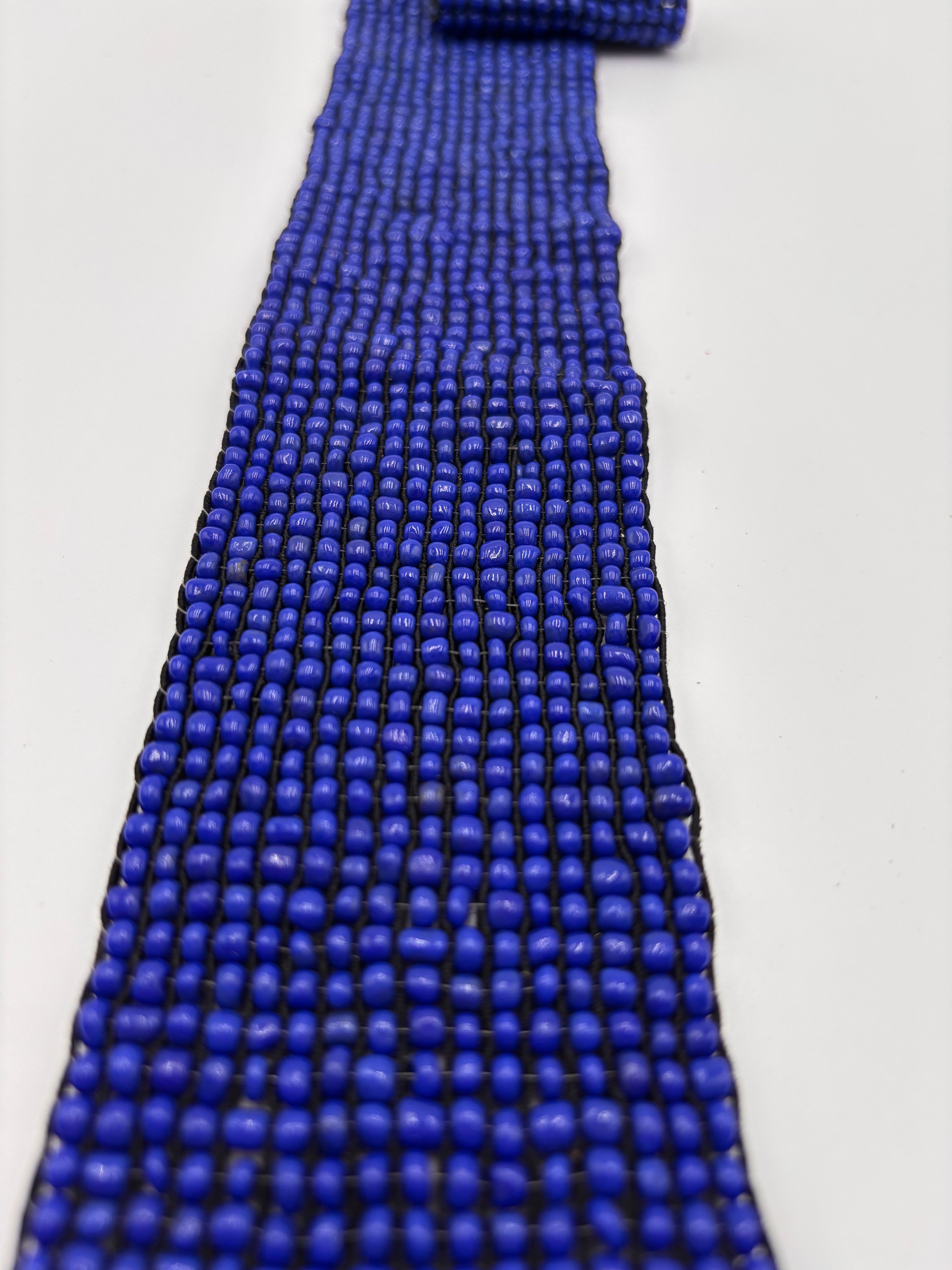 Cinto elástico com contas azul